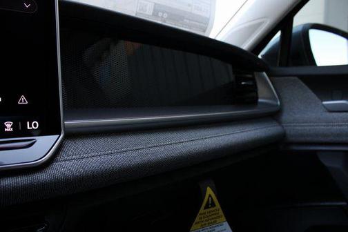 Platinum 2025 Volkswagen Tiguan 2.0T S