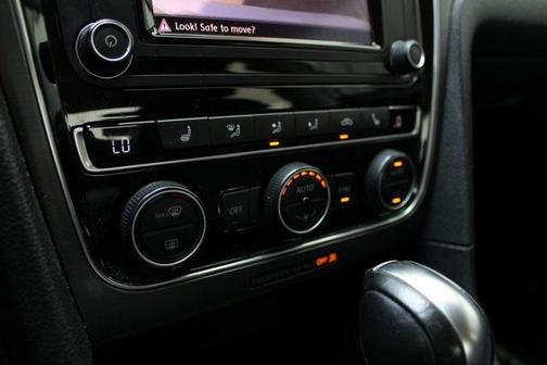 2017 Volkswagen Passat 1.8T R-Line w/Comfort