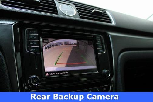 2017 Volkswagen Passat 1.8T R-Line w/Comfort