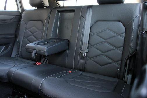 2026 Volkswagen Atlas Cross Sport 2.0T SE