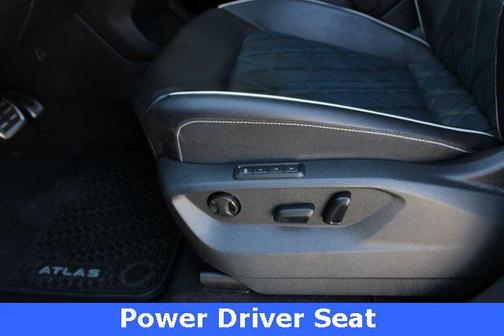 2024 Volkswagen Atlas Cross Sport 2.0T SEL Premium