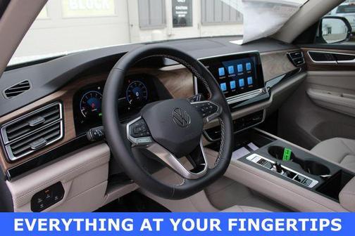 White Pearl 2026 Volkswagen Atlas 2.0T SE