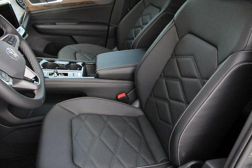 2025 Volkswagen Atlas 2.0T SE w/Technology 4MOTION