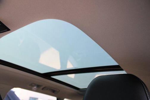 Deep Black Pearl 2025 Volkswagen Taos 1.5T SEL