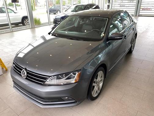 Photo 1 of 6 of 2017 Volkswagen Jetta 1.8T SEL