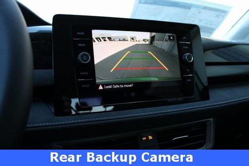 2025 Volkswagen Taos 1.5T SE Black