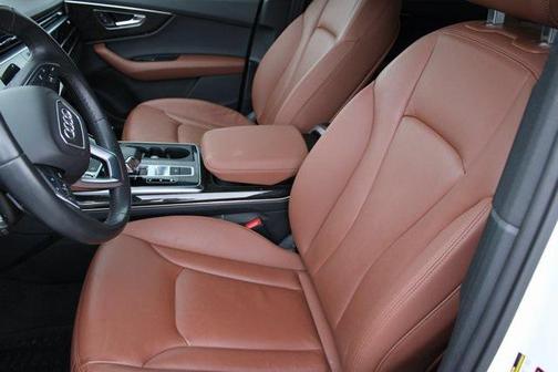2022 Audi Q7 55 Premium Plus
