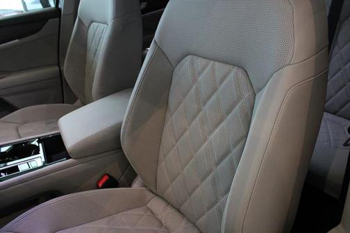 Pure Gray 2026 Volkswagen Atlas 2.0T SEL Premium R-Line 4MOTION