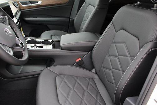 2025 Volkswagen Atlas 2.0T SE w/Technology 4MOTION