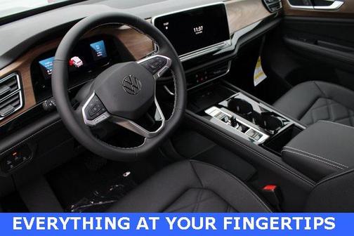 2025 Volkswagen Atlas 2.0T SE w/Technology 4MOTION