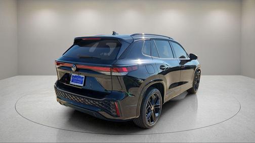 2025 Volkswagen Tiguan 2.0T SE R-Line Black