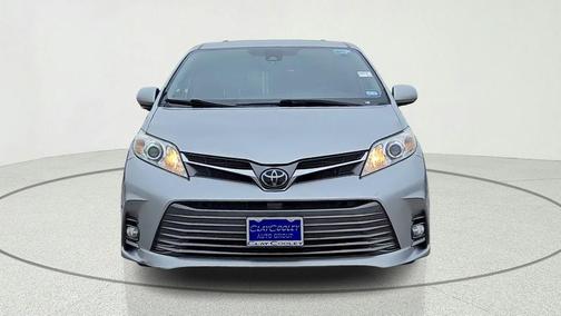 Celestial Silver Metallic 2020 Toyota Sienna XLE