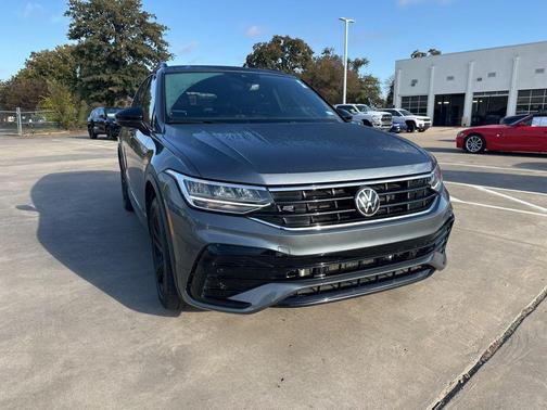 2024 Volkswagen Tiguan 2.0T SE R-Line Black