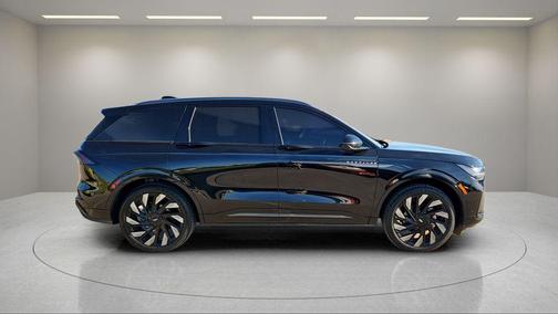 2024 Lincoln Nautilus Reserve