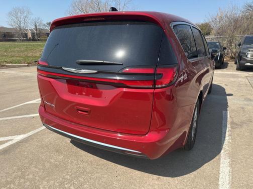 2025 Chrysler Pacifica L