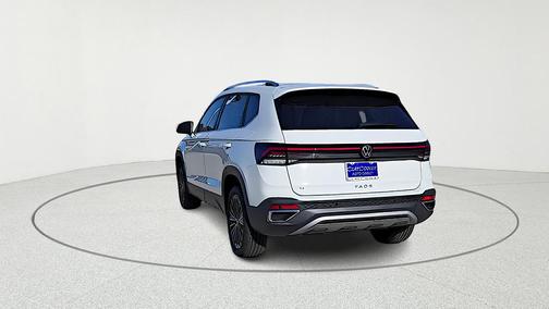 2026 Volkswagen Taos SE