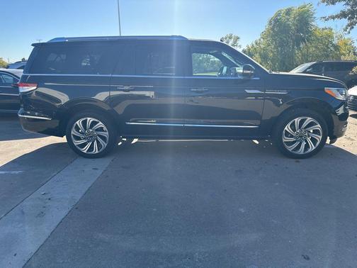 2024 Lincoln Navigator Premiere