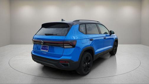 2025 Volkswagen Taos 1.5T SE Black