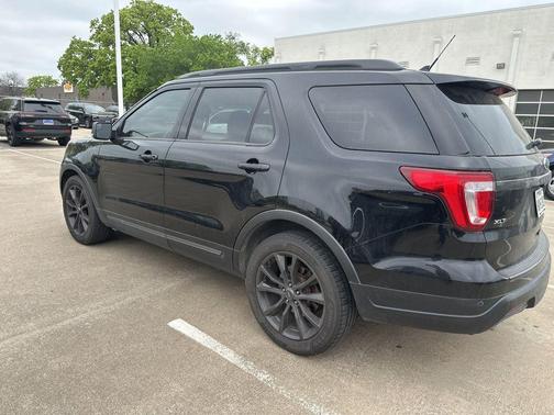 Magnetic Metallic 2018 Ford Explorer XLT