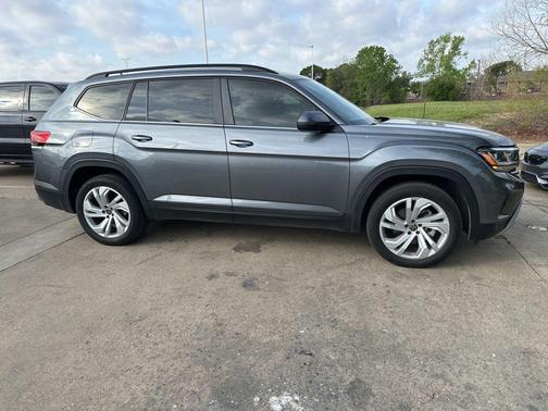 Platinum Gray Metallic 2023 Volkswagen Atlas 3.6L SE w/Technology