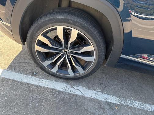 2022 Volkswagen Atlas Cross Sport 3.6L V6 SEL Premium R-Line