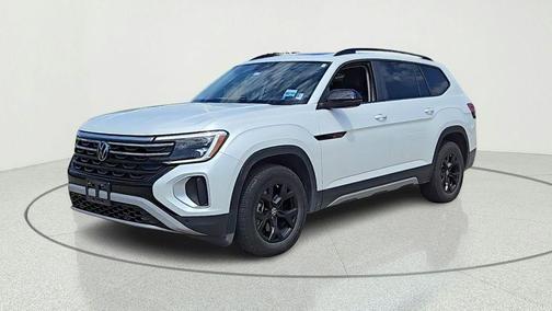 Opal White Pearl 2024 Volkswagen Atlas 2.0T SEL