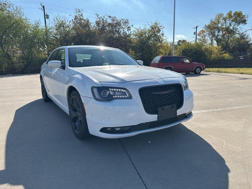 2022 Chrysler 300 S