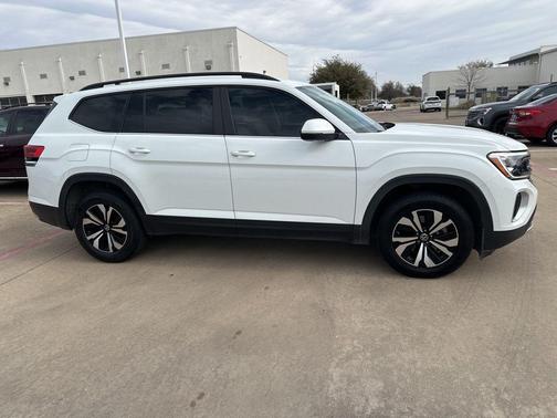 2024 Volkswagen Atlas 2.0T SE