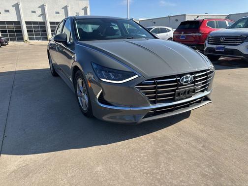 2022 Hyundai SONATA SE