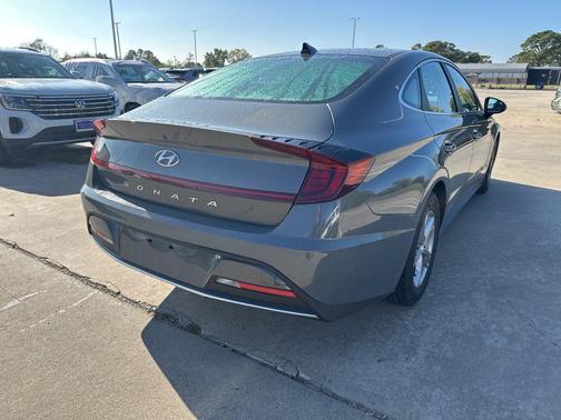 2022 Hyundai SONATA SE