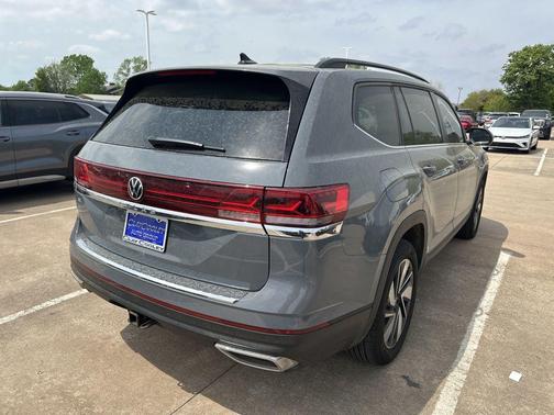 pure gray 2026 Volkswagen Atlas 2.0T SE w/Technology