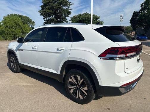 2024 Volkswagen Atlas Cross Sport 2.0T SE