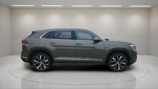 2026 Volkswagen Atlas Cross Sport 2.0T SEL Premium
