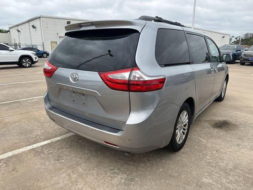 Silver Sky Metallic 2015 Toyota Sienna XLE