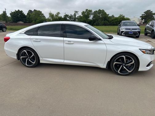Platinum White Pearl 2021 Honda Accord Sport 2.0T