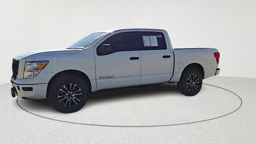 2023 Nissan Titan SV