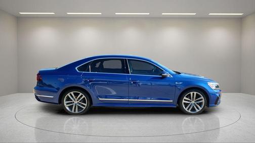 2017 Volkswagen Passat 1.8T R-Line w/Comfort