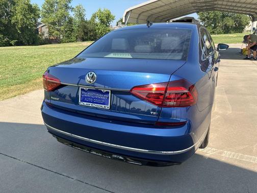 2017 Volkswagen Passat 1.8T R-Line w/Comfort