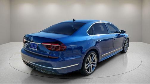 2017 Volkswagen Passat 1.8T R-Line w/Comfort