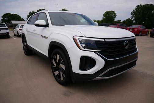 2024 Volkswagen Atlas Cross Sport 2.0T SE w/Technology 4MOTION