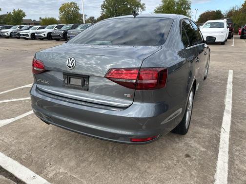 2017 Volkswagen Jetta 1.8T SEL