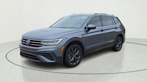 Platinum Gray Metallic 2022 Volkswagen Tiguan 2.0T SE