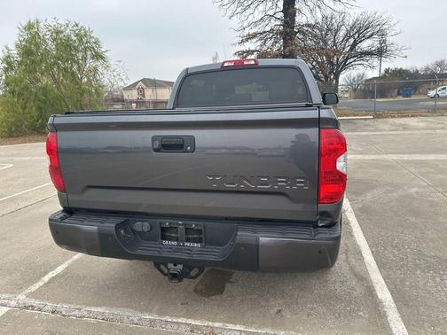 2018 Toyota Tundra SR5