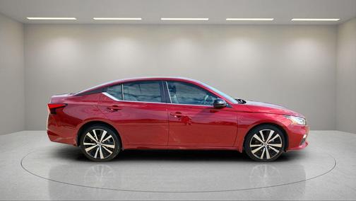 2022 Nissan Altima SR Intelligent AWD