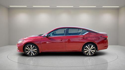 2022 Nissan Altima SR Intelligent AWD