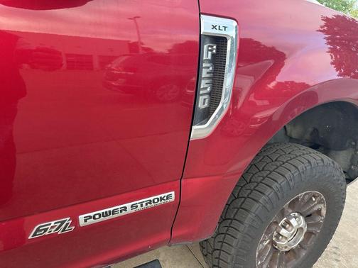 Ruby Red Metallic Tinted Clearcoat 2019 Ford F-250 XLT