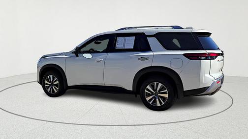 2023 Nissan Pathfinder SL FWD
