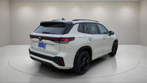 2025 Volkswagen Tiguan 2.0T SE R-Line Black