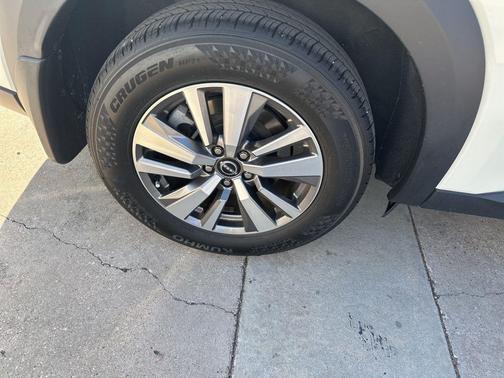 2023 Nissan Pathfinder SL FWD