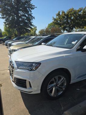 2023 Audi Q7 55 Premium Plus